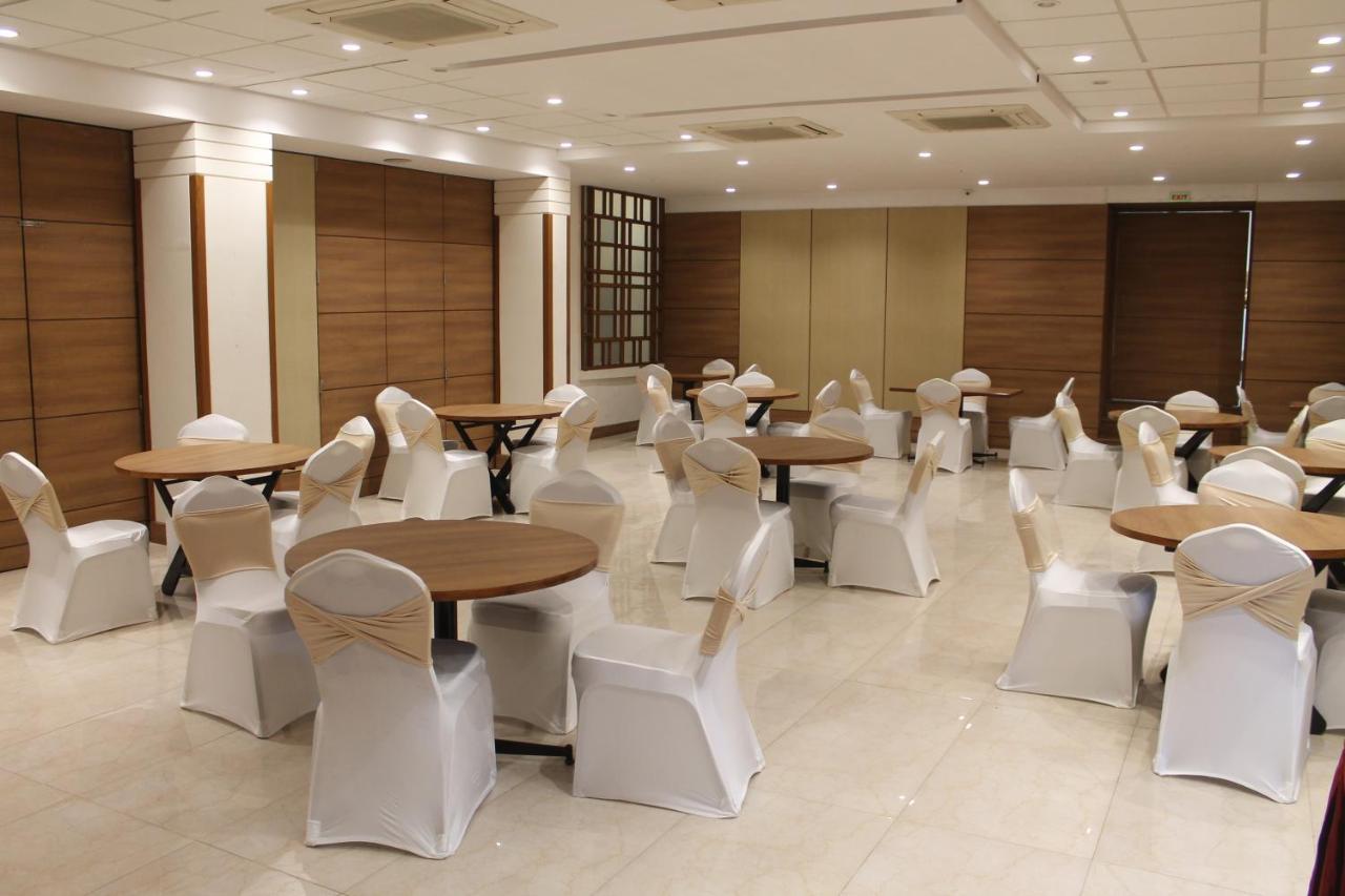 Chryso Hotels Pvt Ltd Ankleshwar Exterior foto
