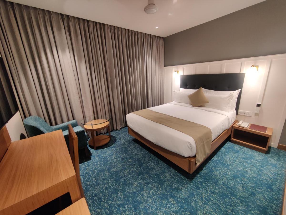 Chryso Hotels Pvt Ltd Ankleshwar Exterior foto